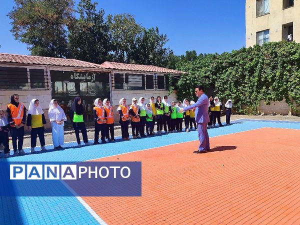 فراگیری پویایی مدرسه،خانواده و جامعه  از دبستان هدی یک 