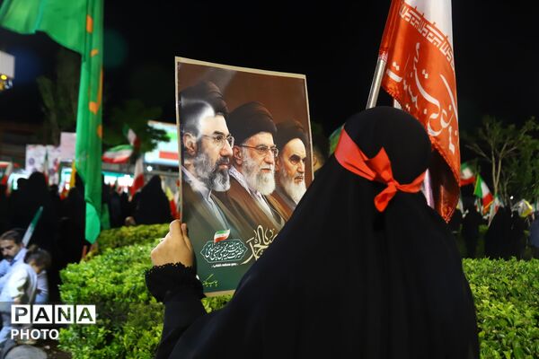 همبستگی «آموزش و پرورش ناحیه ۵ تبریز» در گرامیداشت یاد رهبر شهید