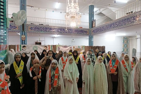 مراسم شب شعر ایرانمهر در اعتکاف دانش‌آموزی مسجد شیخداد یزد 