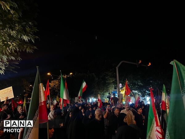 حضور باشکوه مردم ولایت مدار کرج در صد و بیست و چهارمین شب از تجمعات مردمی