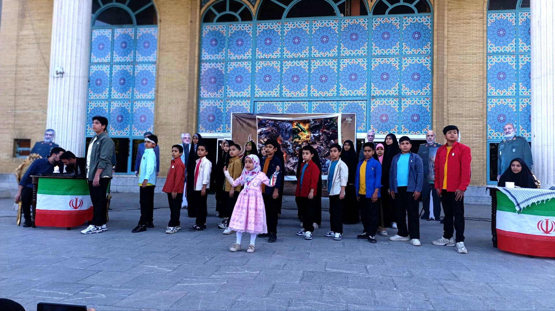 گردهمایی اهالی فرهنگ و هنر در فرهنگسرای سیمرغ نیشابور 