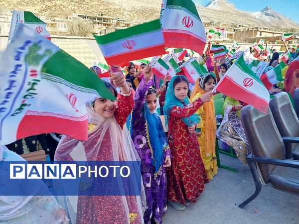 تقدیر از دانش‌آموزان آموزشگاه برکت شهرک مامور