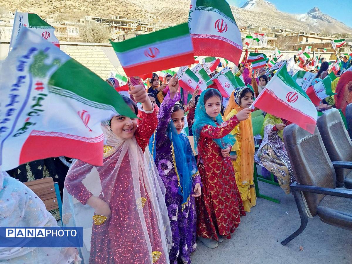 تقدیر از دانش‌آموزان آموزشگاه برکت شهرک مامور