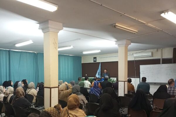  جلسه انجمن اولیا و مربیان در مدرسه امام علی(ع)‌۲ رودهن 