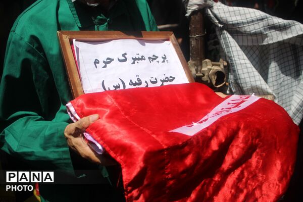 فعالیت موکب فرهنگی مسجد قدس در پیاده روی دلدادگان اربعین حسینی
