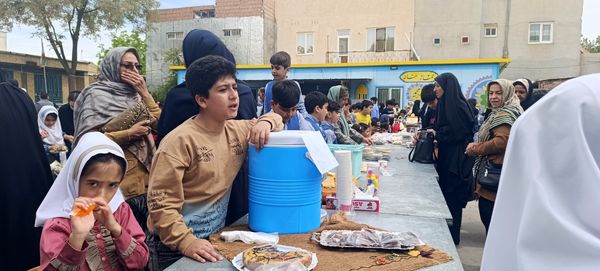 برپایی بازارچه در  دبستان امام جعفر صادق (ع) آشخانه