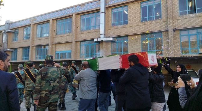 تشییع شهید گمنام در آموزش و پرورش ناحیه ۳ اصفهان