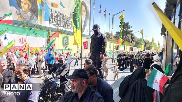 حماسه خونخواهی رهبر شهید در تهران با حضور ۳۱۳ هزار جانفدای ایران