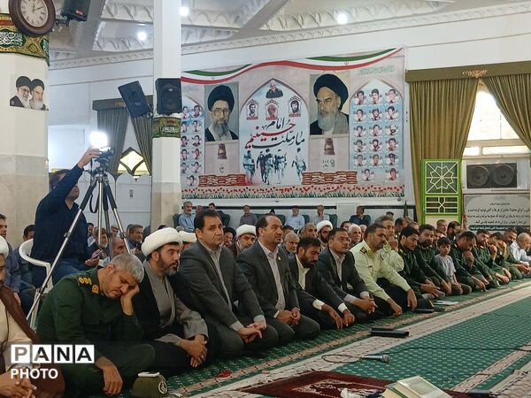 حضور مدیر آموزش و پرورش مه‌ولات در تریبون نماز جمعه