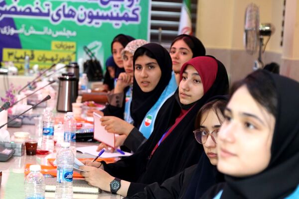 حضور کمسیون تخصصی مجلس دانش‌آموزی در کلاس تفکر نقاد 