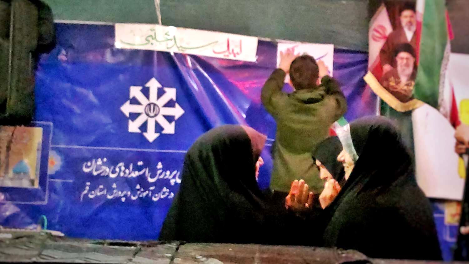 موکب دانش‌آموزان مدارس استعدادهای درخشان قم