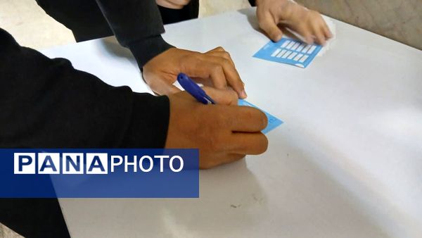 چرخش قلم به روی کاغذ، برای ساختن آینده‌ای بهتر