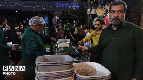 چایخانه فاطمه الزهرا در صد و پنجمین شب از اجتماعات مردمی 
