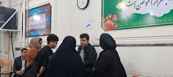  دیدار والدین با معلمان در دبیرستان ابوذر غفاری نیشابور