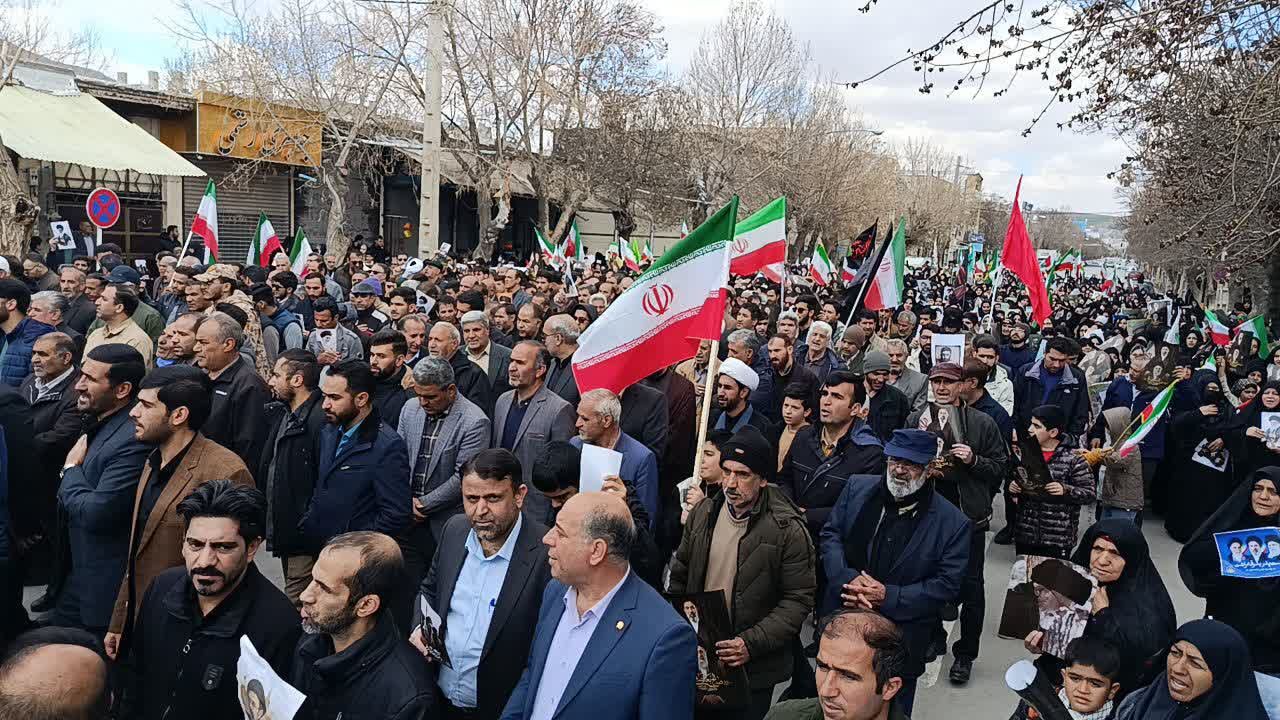 اجتماع مردم نورآباد در میدان امام خمینی (ره)