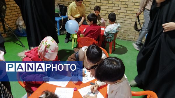 کیک ۱۴ متری در اجتماع مردمی به مناسبت تولد امام عصر در غرب مشهد