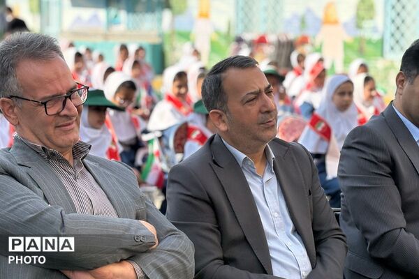 تبلور معنویت و انسانیت در جشن عاطفه‌ها دبستان دخترانه حضرت صدیقه(س) ملارد