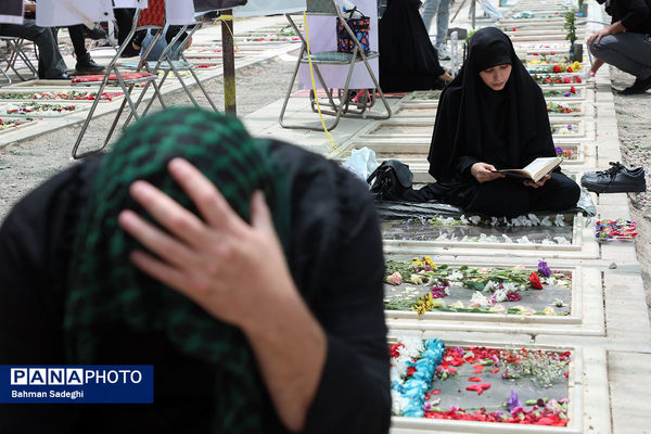 حال و هوای ظهر عاشورا در قطعه شهدای جنگ تحمیلی رژیم صهیونیستی