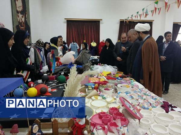 توزیع بسته‌های معیشتی به دانش‌آموزان مدارس ناحیه یک تبریز