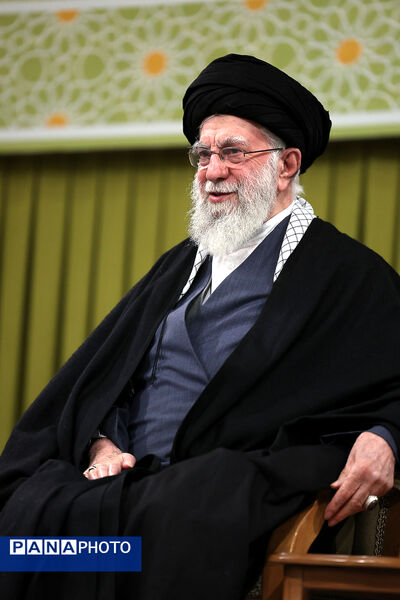دیدار اقشار مردم با رهبر انقلاب به مناسبت چهل‌وهفتمین سالگرد پیروزی انقلاب اسلامی