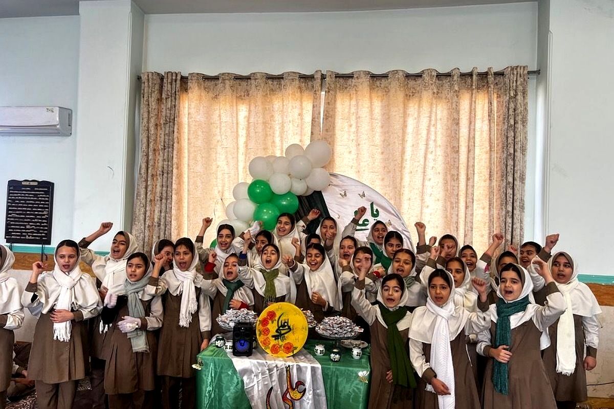 جشن میلاد مولود کعبه در دبستان  شهید بنی هاشمی رباط‌کریم