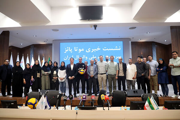 نشست خبری مربی تیم ملی والیبال
