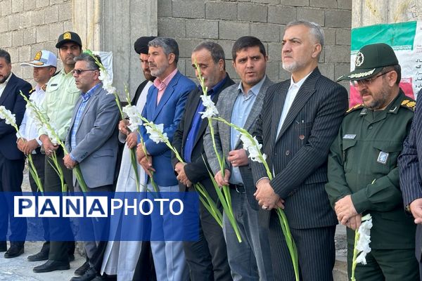 غبارروبی مزار شهدا در امام زاده حسن(ع) نسیم‌شهر