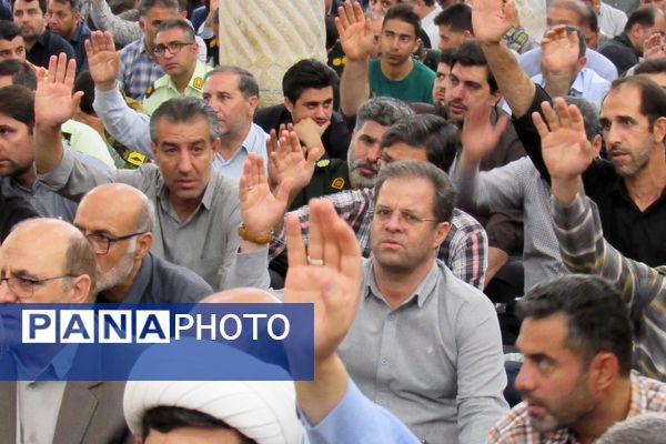 مراسم چهلمین روز شهادت شهدای اقتدار با حضور گسترده مردم کردستان در سنندج 