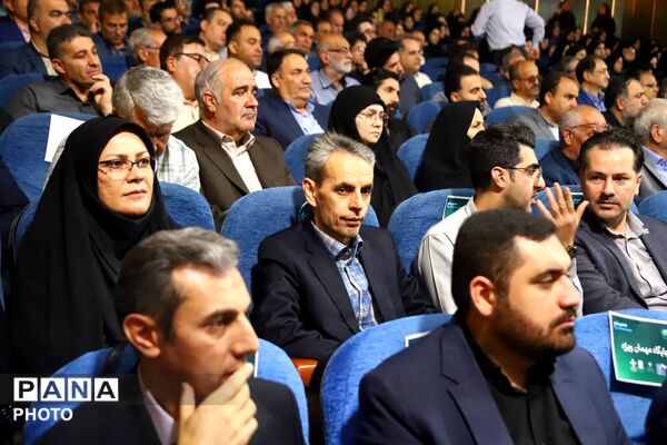 آغاز طرح ملی آموزش هوش مصنوعی در مدارس غیردولتی با حضور مقامات ارشد کشور در تبریز