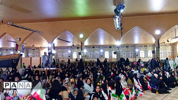 اجتماع بزرگ دختران جان فدای ایران وزنجیره دختران شقایق های دنا 