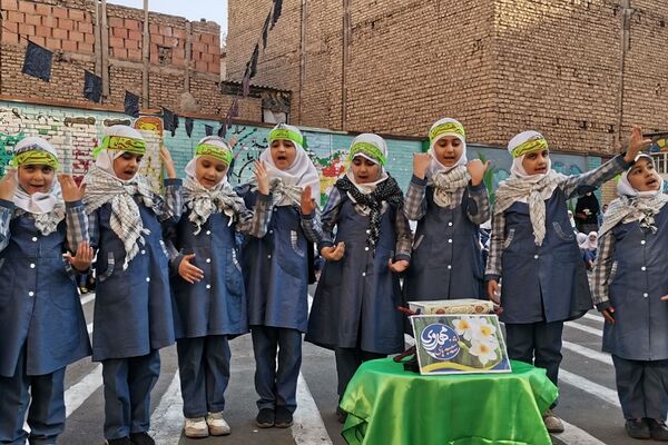 مراسم عزاداری و توزیع نذری به مناسبت ایام فاطمیه در مدارس شهرستان ورامین