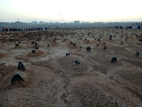 زیارت خبرنگار پانا از قبرستان ائمه بقیع