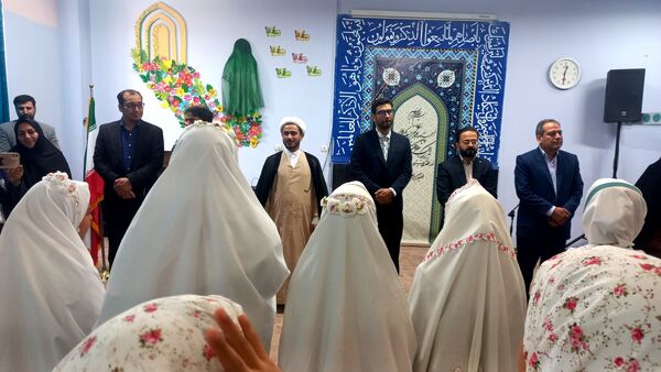 طنین انداز شدن زنگ نماز در دبستان لطیفه 