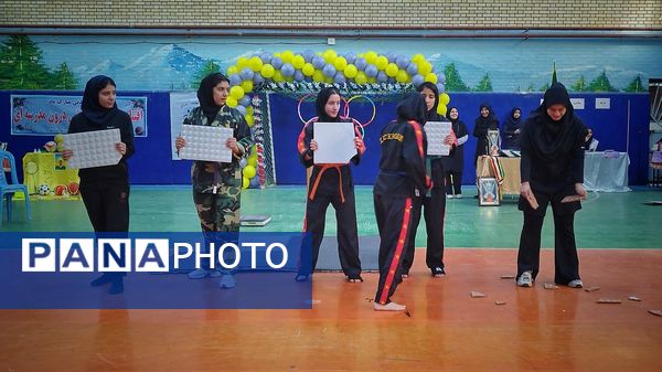 افتتاحیه المپیاد درون مدرسه‌ای به‌مناسبت هفته تربیت‌بدنی و ورزش در دبیرستان الزهرا «س» شهرستان اشتهارد 