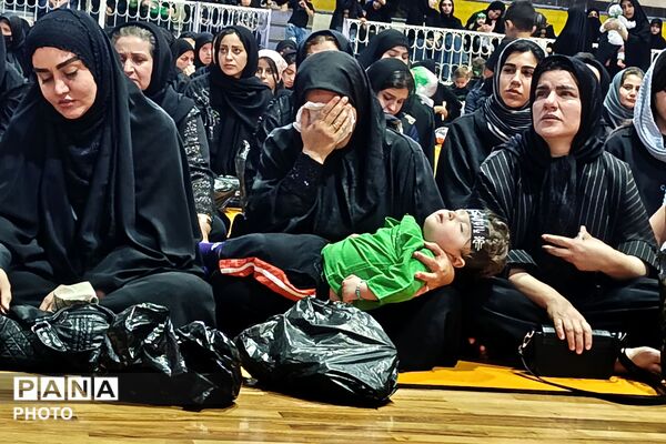 نوای «لبیک یا حسین» از گهواره‌ها؛ اجتماع شیرخوارگان حسینی در اسلام‌آباد غرب