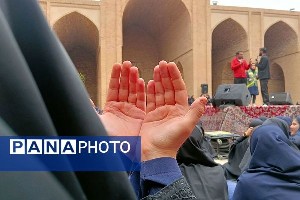 جشن بزرگ دخترانه به‌مناسبت دهه کرامت