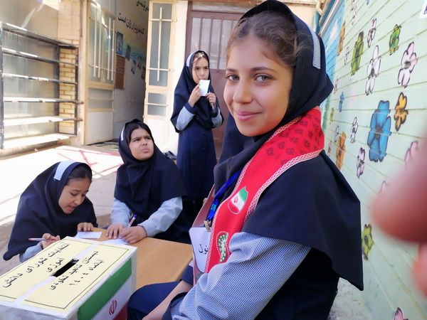 مراسم انتخابات شورای دانش آموزی در دبیرستان ناهید نخودی 