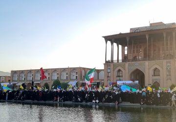 خروش انقلابی مردم اصفهان در لبیک به فرمان امام خامنه‌ای و حمایت از مردم مظلوم غزه و لبنان