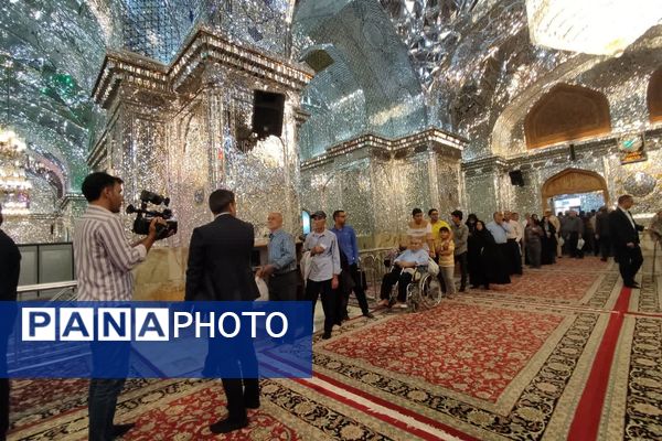 مردم شیراز پای کار ایران و وطنشان