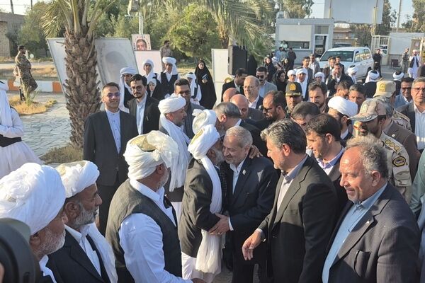 استقبال مردم ولایتمدار شهرستان مرزی نهبندان از وزیر آموزش و پرورش