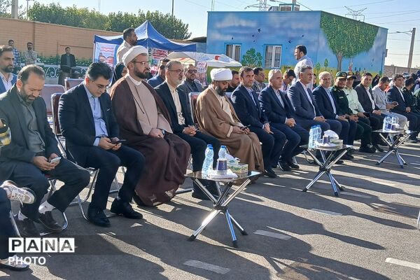 آغاز سال تحصیلی در مدرسه دخترانه مهرنگار باقر شهر با حضور مسئولان 