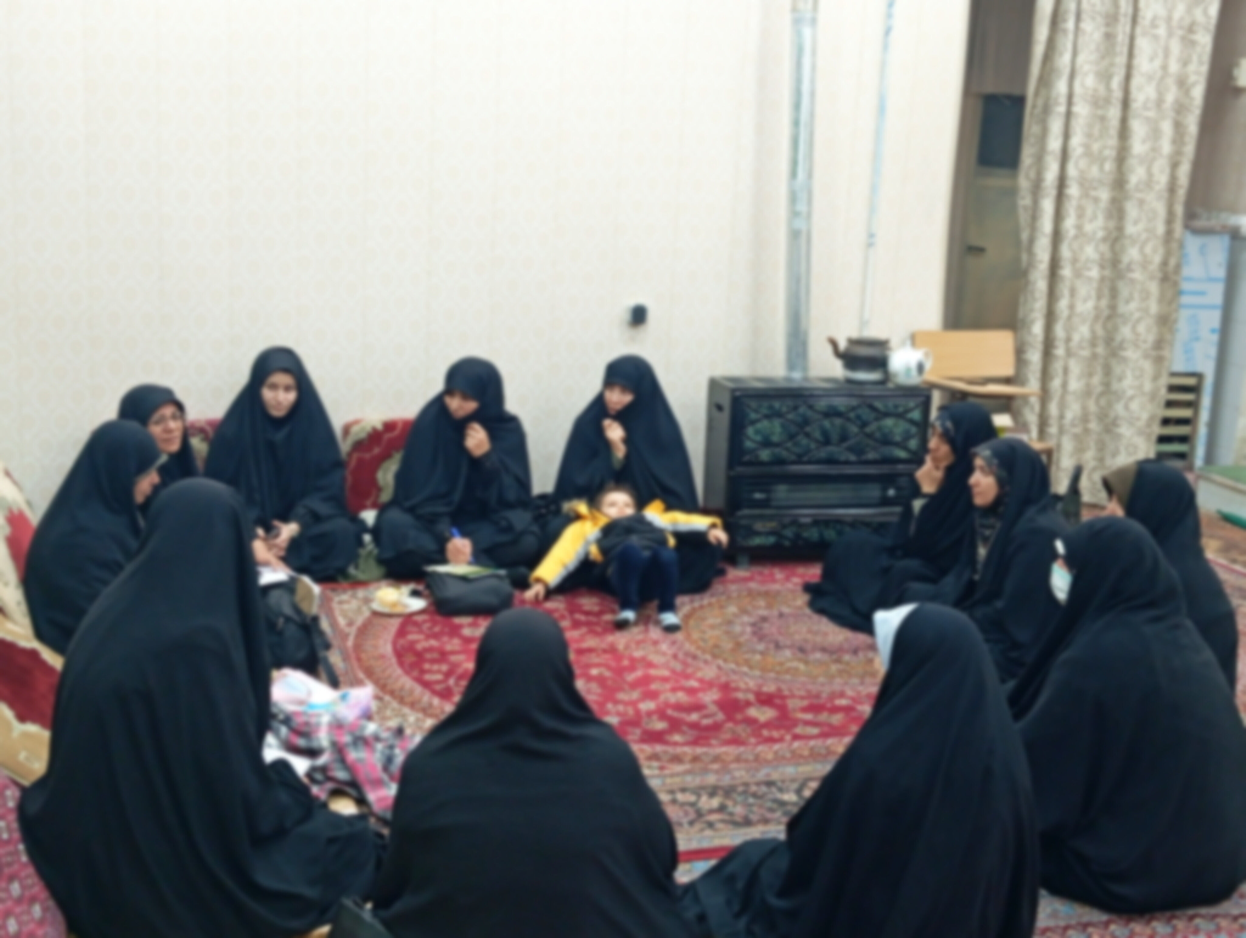 اعتکاف، فرصتی برای آرامش و خودسازی دختران نوجوان است