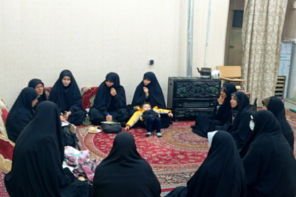 اعتکاف، فرصتی برای آرامش و خودسازی دختران نوجوان است