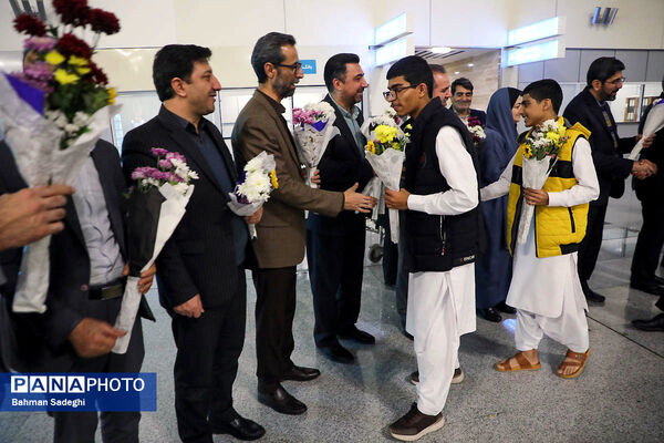 مراسم استقبال بازگشت اولین کاروان عمره گذار دانش آموزان پسر