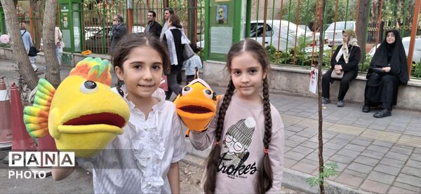تهران غرق در شادی کودکان؛ این‌بار دانش‌آموزخبرنگار پانا، سوژه خبر شد