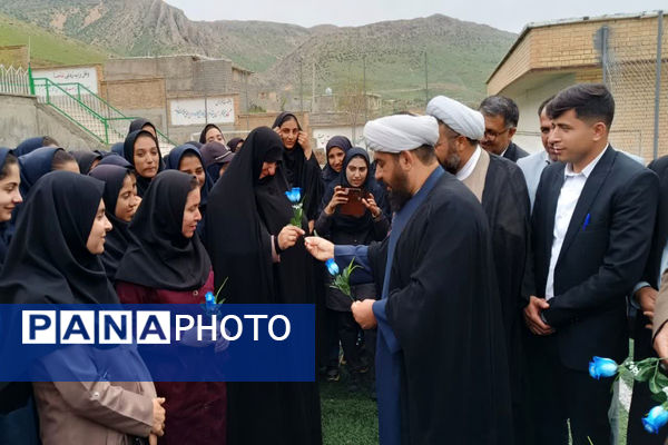 نواختن زنگ سپاس معلم در مدرسه الزهرا شهرستان مارگون