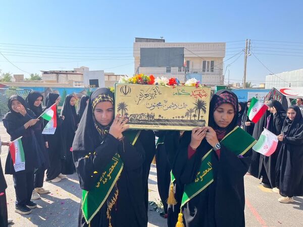 استقبال مدارس دشتی از شهید گمنام
