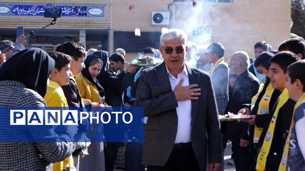 بدرقه دانش‌آموزان پسر عمره‌گذار کهگیلویه و بویراحمد 