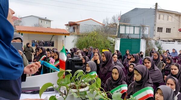 زنگ انقلاب در مدرسه پروین اعتصامی املش طنین انداز شد