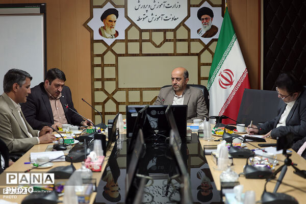 جلسه هماهنگی و هم افزایی بین دبیرخانه کمیسیون تخصصی توسعه آموزش عمومی قرآن کشور و معاونت آموزش متوسطه